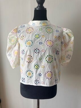 JJs Fairyland White Floral Eyelet Embroidered blouse